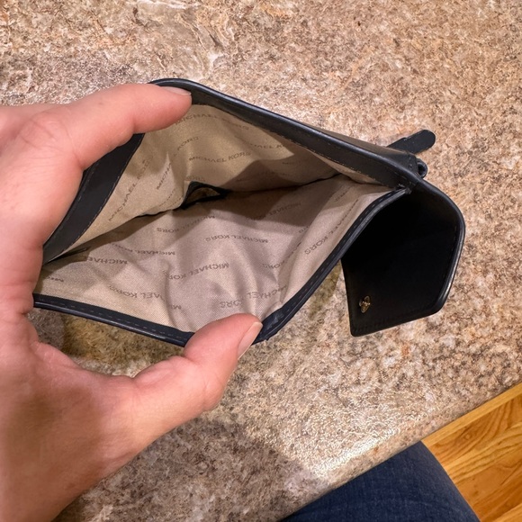 Michael Kors Small Leather Envelope Wallet - Picture 5 of 6